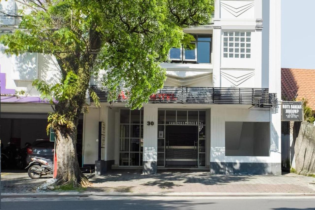 Gania Hotel Bandung Exteriör bild