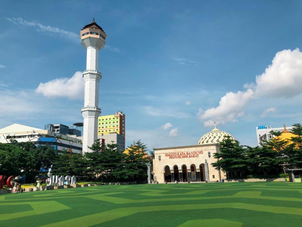 Gania Hotel Bandung Exteriör bild